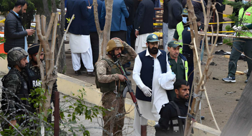 Pakistan, attentato suicida contro un treno a Quetta: il Balochistan torna al centro della crisi di sicurezza